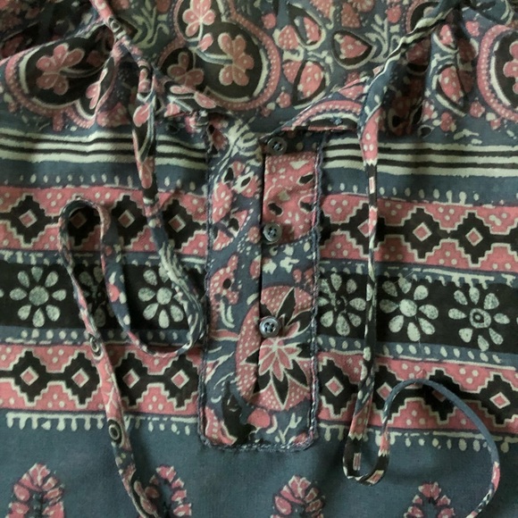 American Eagle sheer peasant top with boho feather print - Picture 4 of 6